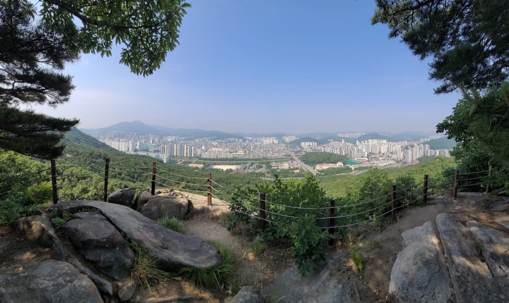 망해암에서 내려다 본 안양 시내 전경 사진